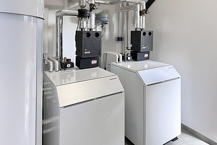 Zwei Inneneinheiten der Biblock-W&auml;rmepumpen